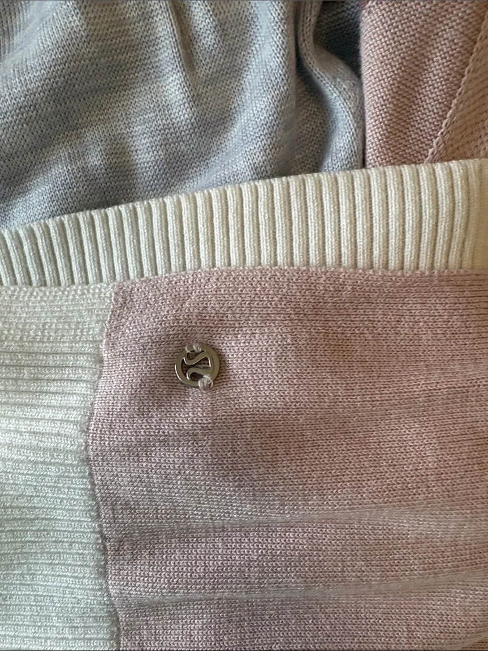 lululemon Colorblock Open-Front Wrap in Dusty Pink & Light gray